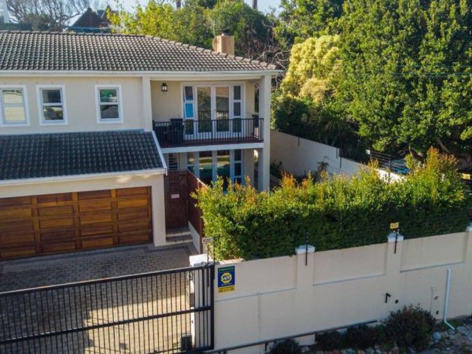 3 Bedroom House for Sale For Sale in Wynberg - CPT - MR638977