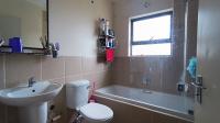 Bathroom 1 - 5 square meters of property in Parklands