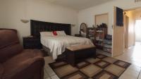 Bed Room 1 - 23 square meters of property in Windsor West