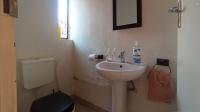 Guest Toilet - 3 square meters of property in Windsor West