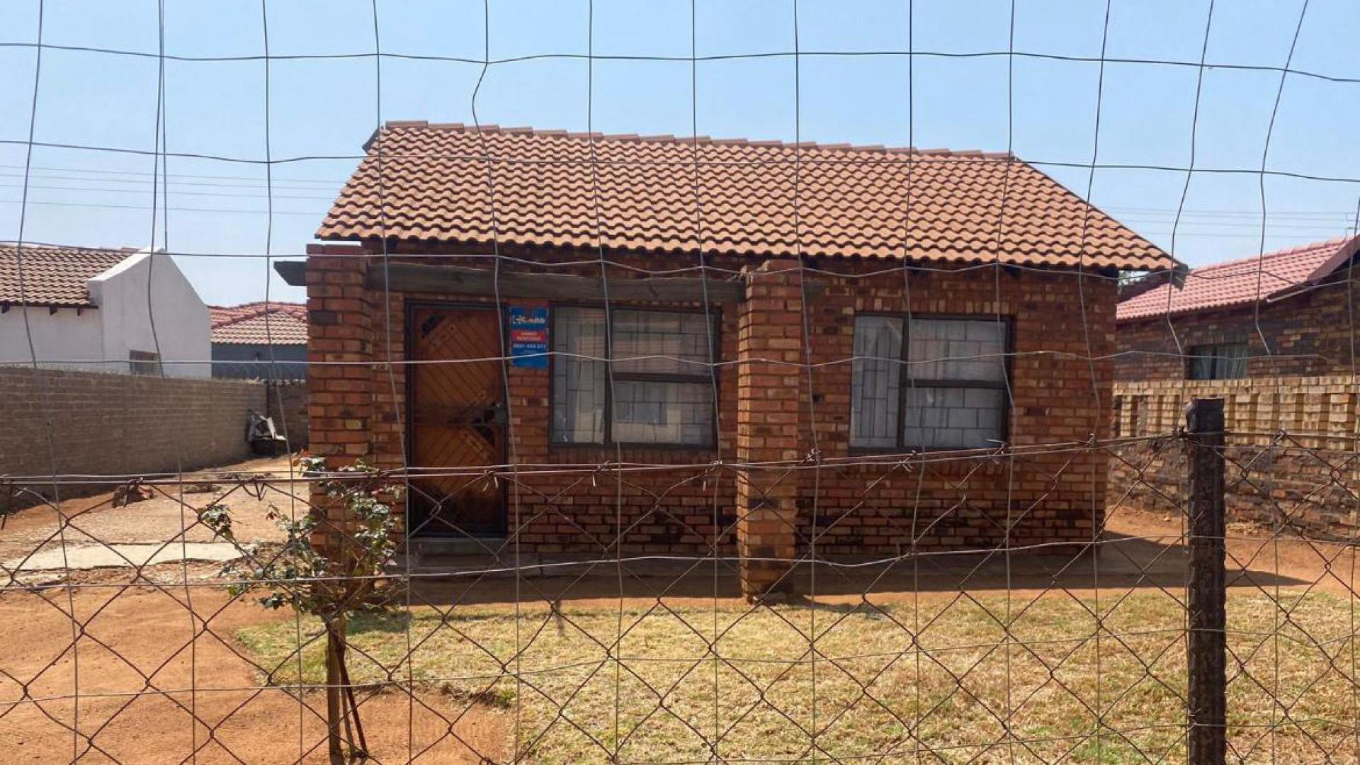 Front View of property in Mmabatho