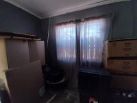 Bed Room 2 of property in Mmabatho