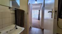 Bathroom 1 - 15 square meters of property in Dalpark