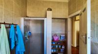 Bathroom 2 - 11 square meters of property in Persida