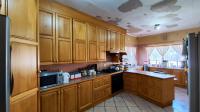 Kitchen of property in Persida