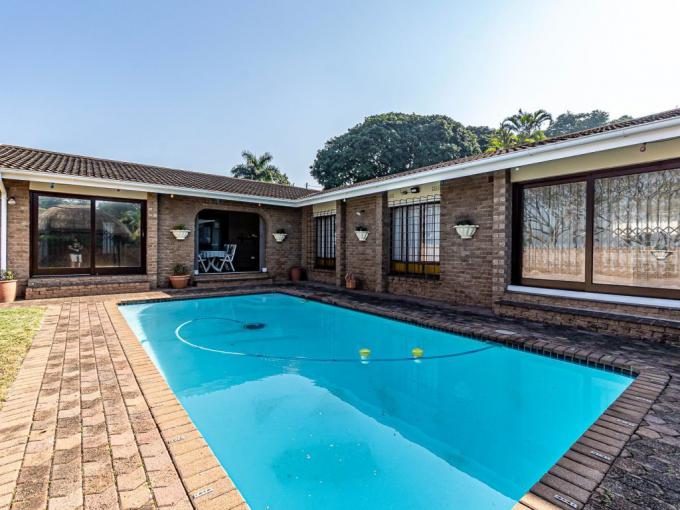 4 Bedroom House for Sale For Sale in Amanzimtoti  - MR639179