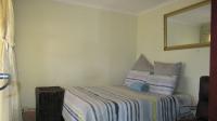 Bed Room 1 - 10 square meters of property in Witpoortjie