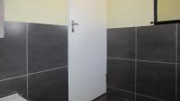 Bathroom 1 - 5 square meters of property in Witpoortjie