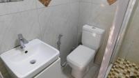 Main Bathroom - 4 square meters of property in Durban Central