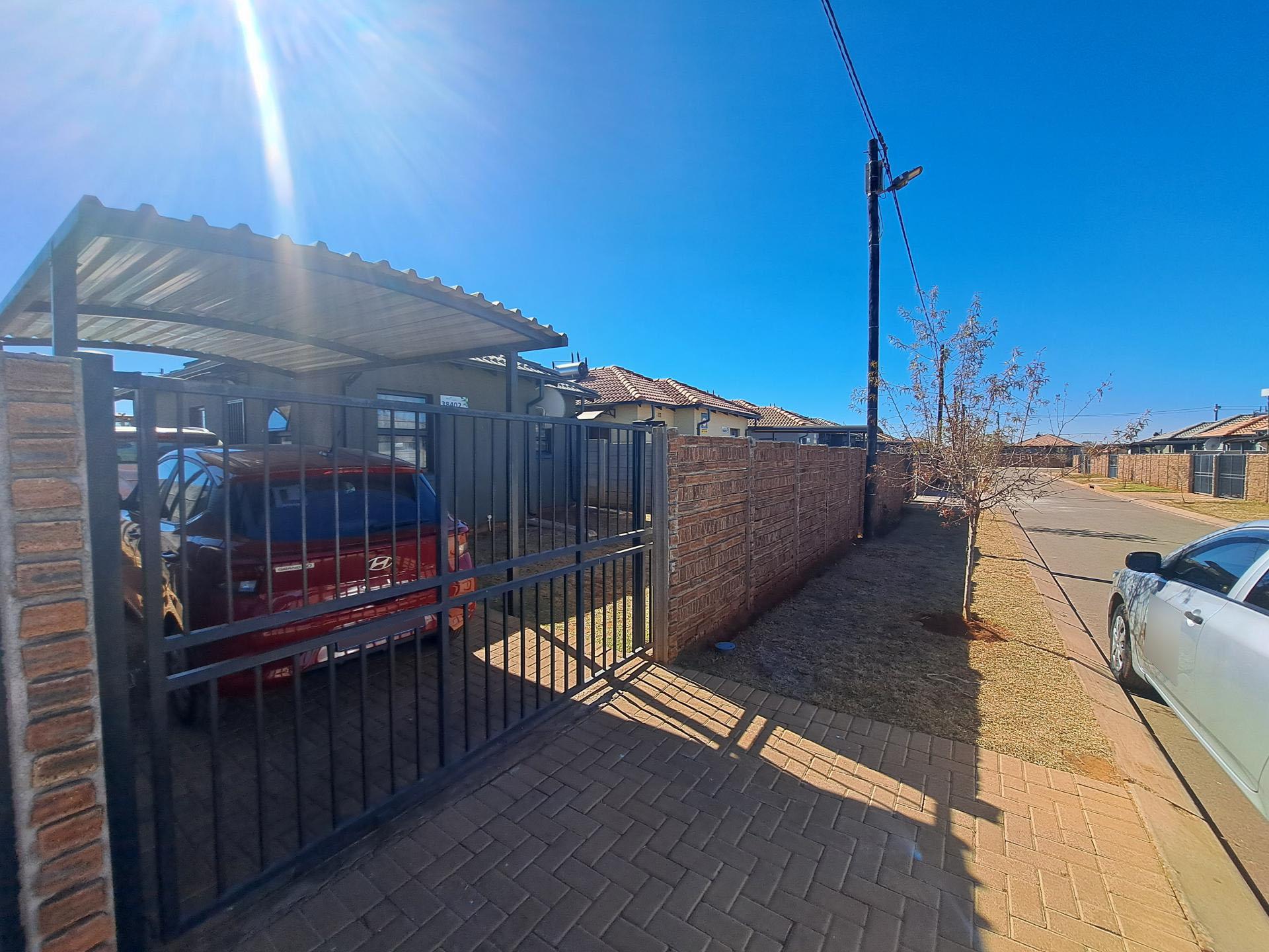 Front View of property in Soweto