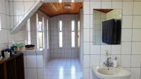 Main Bathroom - 7 square meters of property in Glen Hills