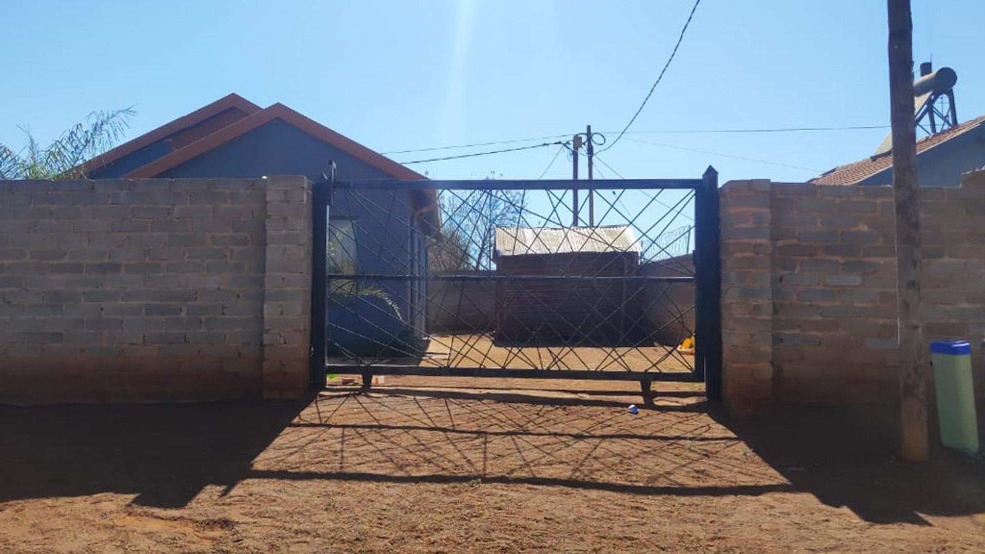 Front View of property in Ga-Rankuwa