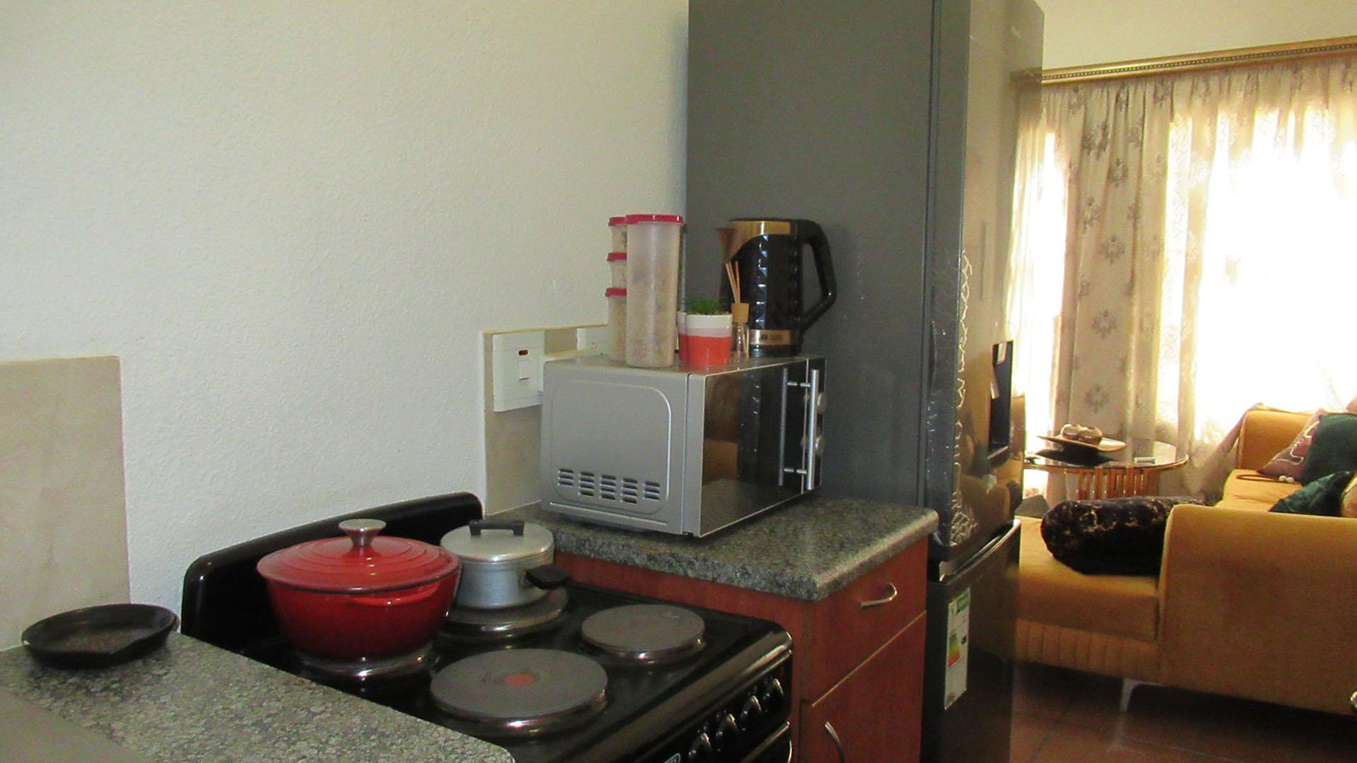 Kitchen - 6 square meters of property in Orion Park