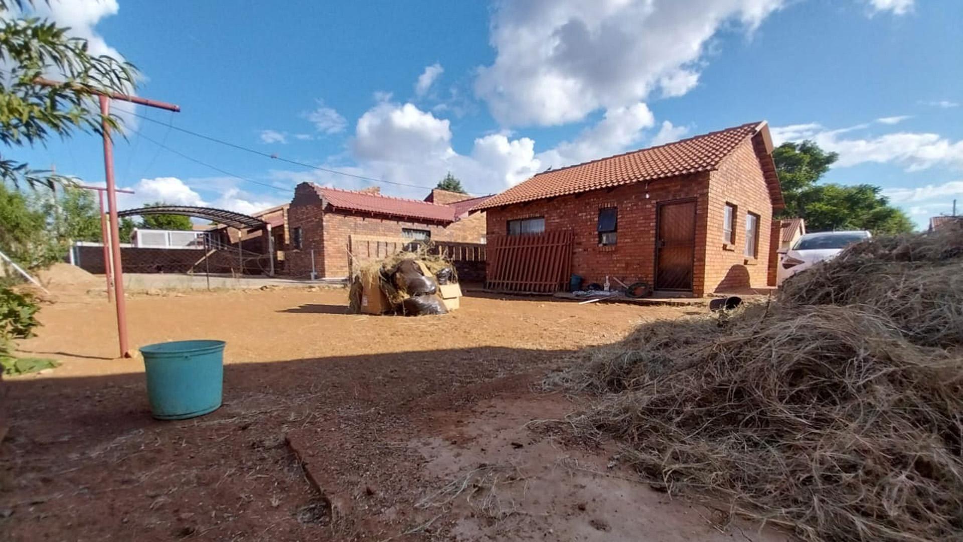 Front View of property in Mmabatho