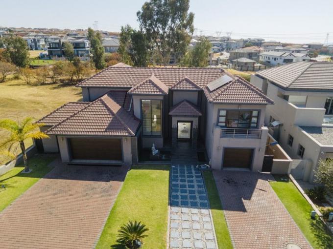 4 Bedroom House for Sale For Sale in Blue Valley Golf Estate - MR639338