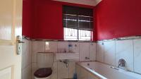 Main Bathroom - 5 square meters of property in Danville