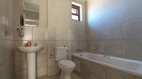 Bathroom 1 - 5 square meters of property in Elandspoort