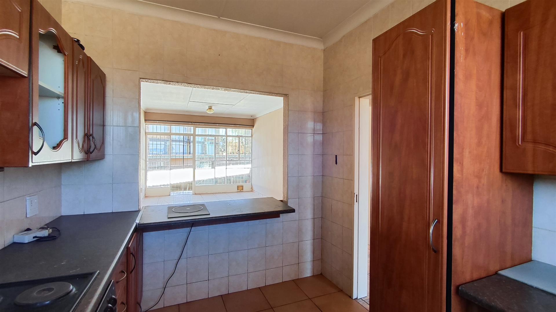 Kitchen - 10 square meters of property in South Crest