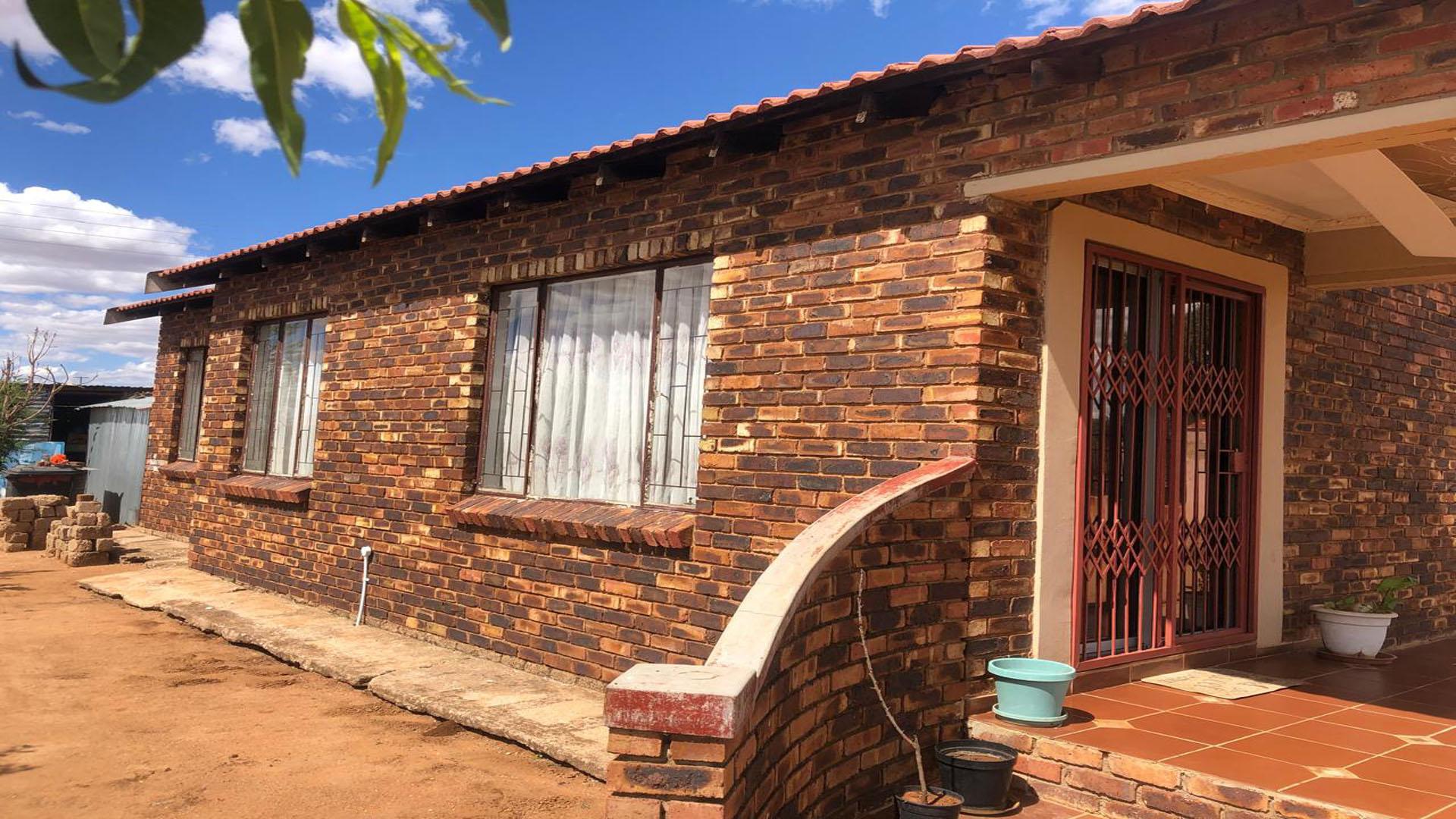 Front View of property in Mmabatho