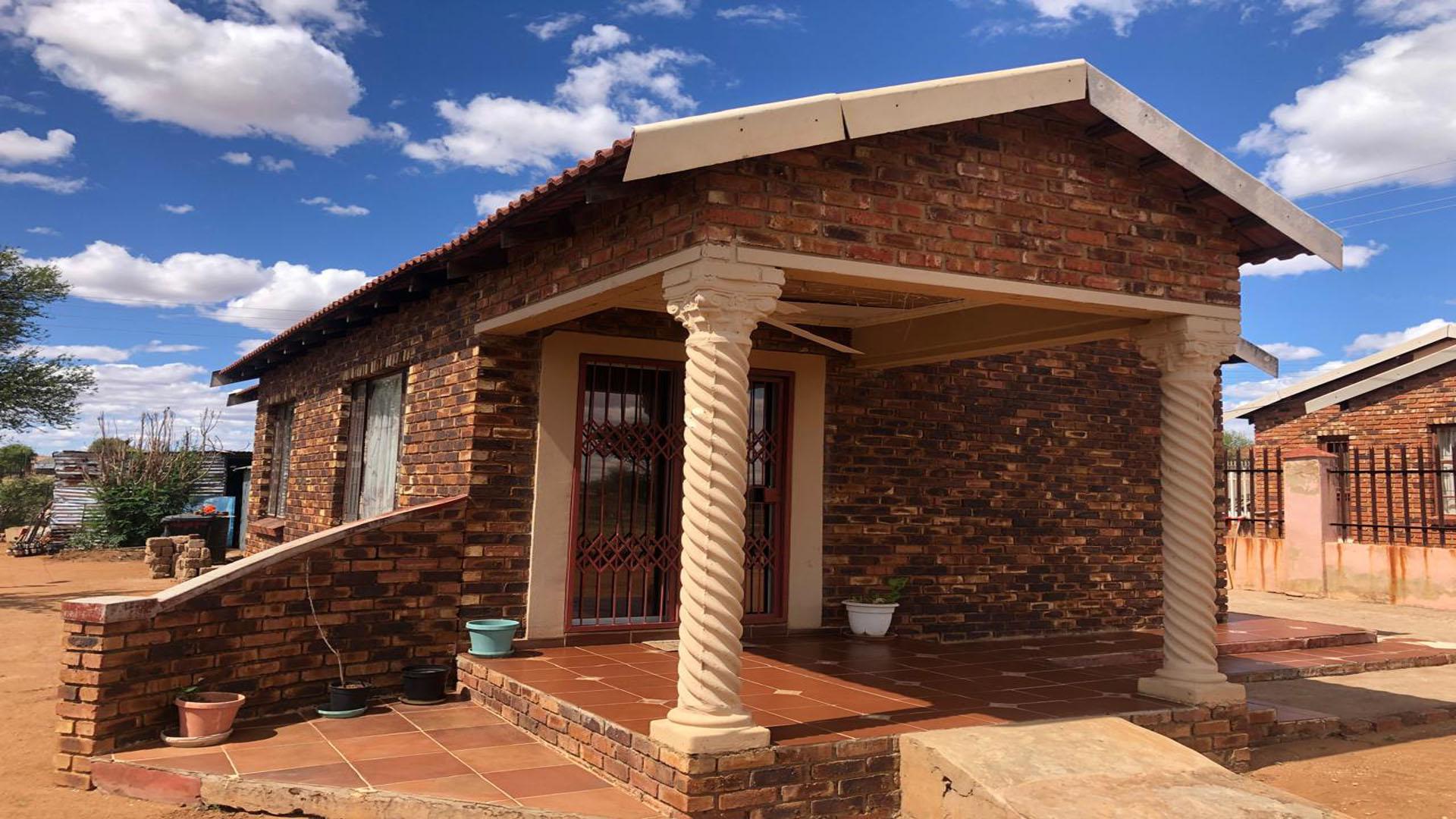 Front View of property in Mmabatho