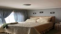 Bed Room 1 of property in Mmabatho