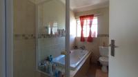 Bathroom 1 - 7 square meters of property in Montana Tuine