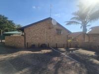 3 Bedroom 2 Bathroom Simplex for Sale for sale in Safarituine