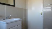 Main Bathroom - 5 square meters of property in Paulshof