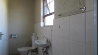 Bathroom 2 - 4 square meters of property in Paulshof