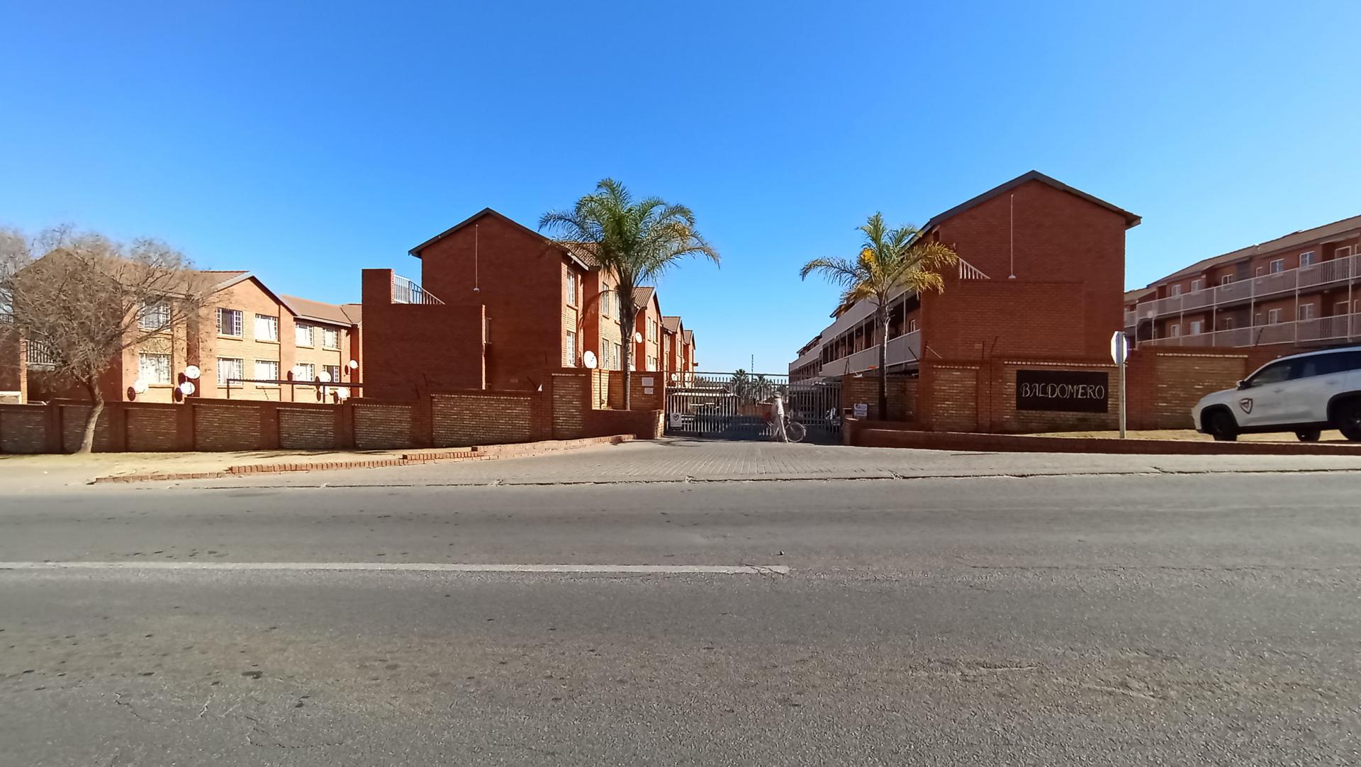 Front View of property in The Reeds