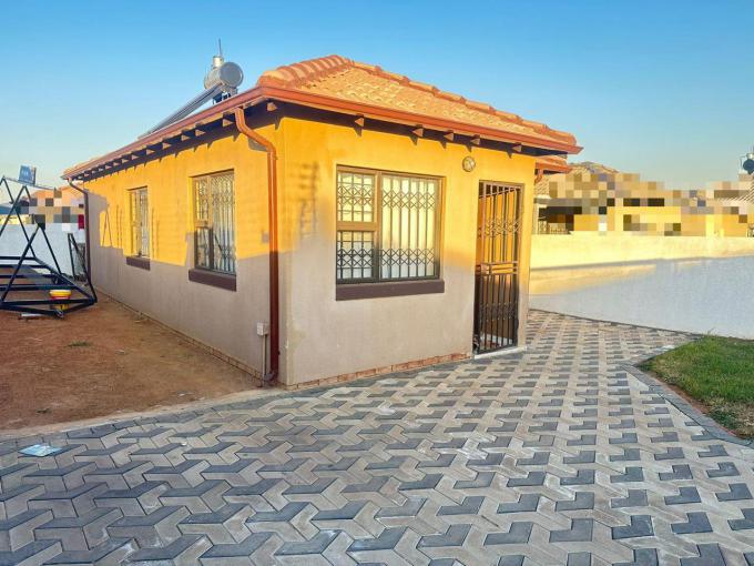 3 Bedroom House for Sale For Sale in Soshanguve - MR639575