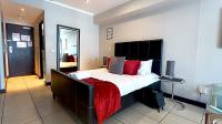 Bed Room 1 - 8 square meters of property in Cape Town Centre