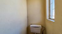 Staff Bathroom - 2 square meters of property in Leachville