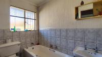 Bathroom 1 - 4 square meters of property in Leachville