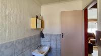 Bathroom 1 - 4 square meters of property in Leachville