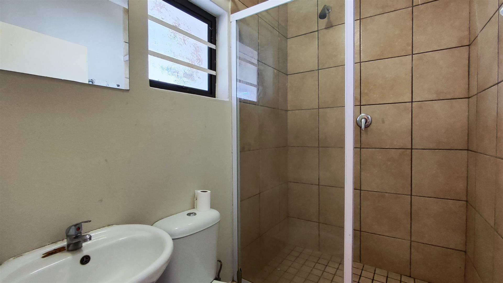 Bathroom 1 - 3 square meters of property in Comet