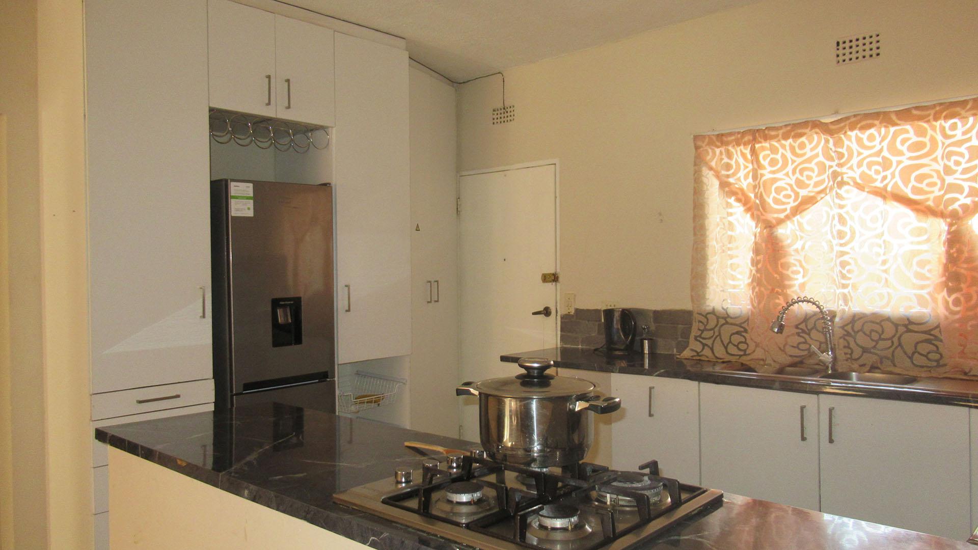 Kitchen - 11 square meters of property in Florida