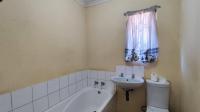 Bathroom 1 - 4 square meters of property in Windmill Park