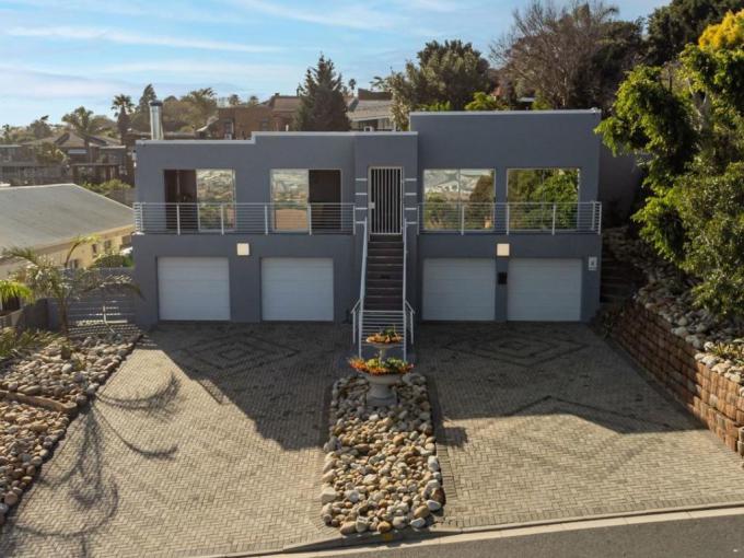 4 Bedroom House for Sale For Sale in Protea Hoogte - MR639779