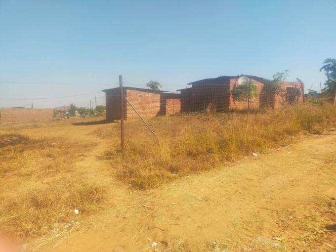 Land for Sale For Sale in Tshilungoma - MR639791