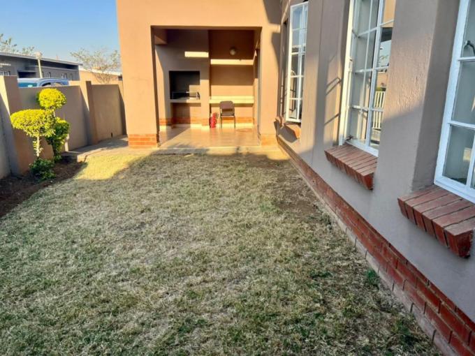 3 Bedroom Simplex for Sale For Sale in Waterval East - MR640104