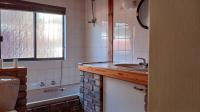 Bathroom 1 - 8 square meters of property in Glenvista