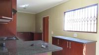 Kitchen - 13 square meters of property in Honeydew Manor