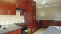 Kitchen - 13 square meters of property in Honeydew Manor