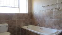 Bathroom 1 - 6 square meters of property in Honeydew Manor