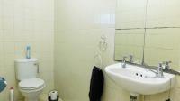 Guest Toilet - 3 square meters of property in Kloof 