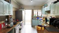 Kitchen - 12 square meters of property in Kloof 