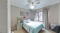 Bed Room 1 - 13 square meters of property in Kloof 