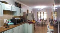 Kitchen - 12 square meters of property in Kloof 