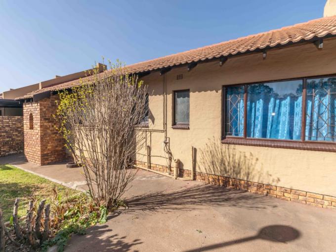 3 Bedroom Simplex for Sale For Sale in Middelburg - MP - MR640306